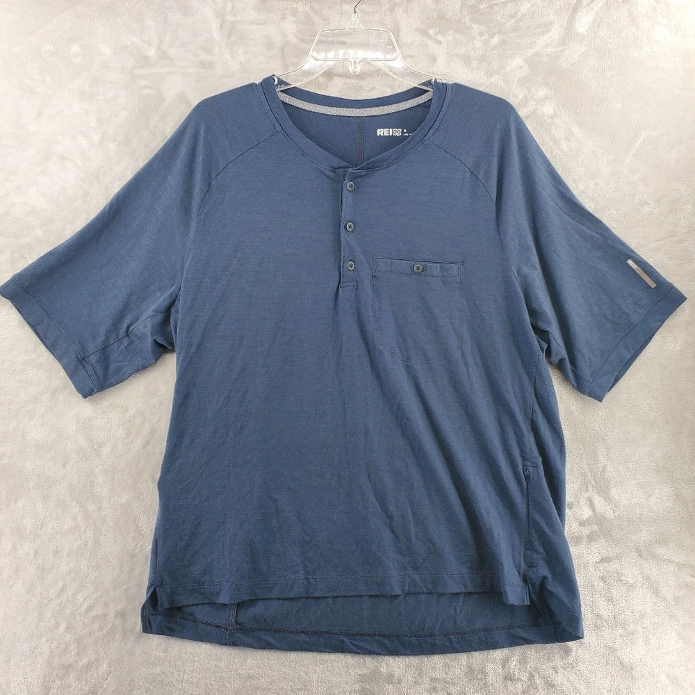 REI CO-OP mens Xl‎ Henley Athletic Shirt Short Sleeve Pockets Blue